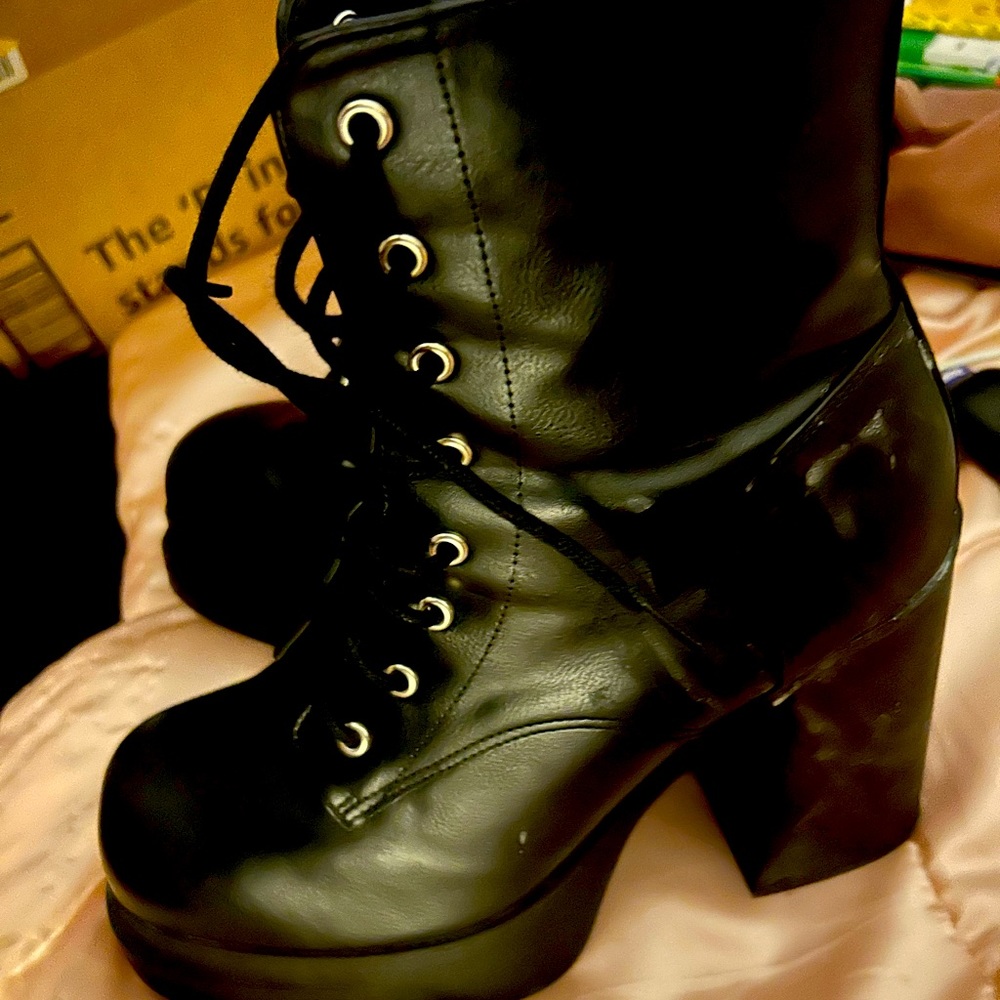 Steve Madden Platforms women’s 9 wore once